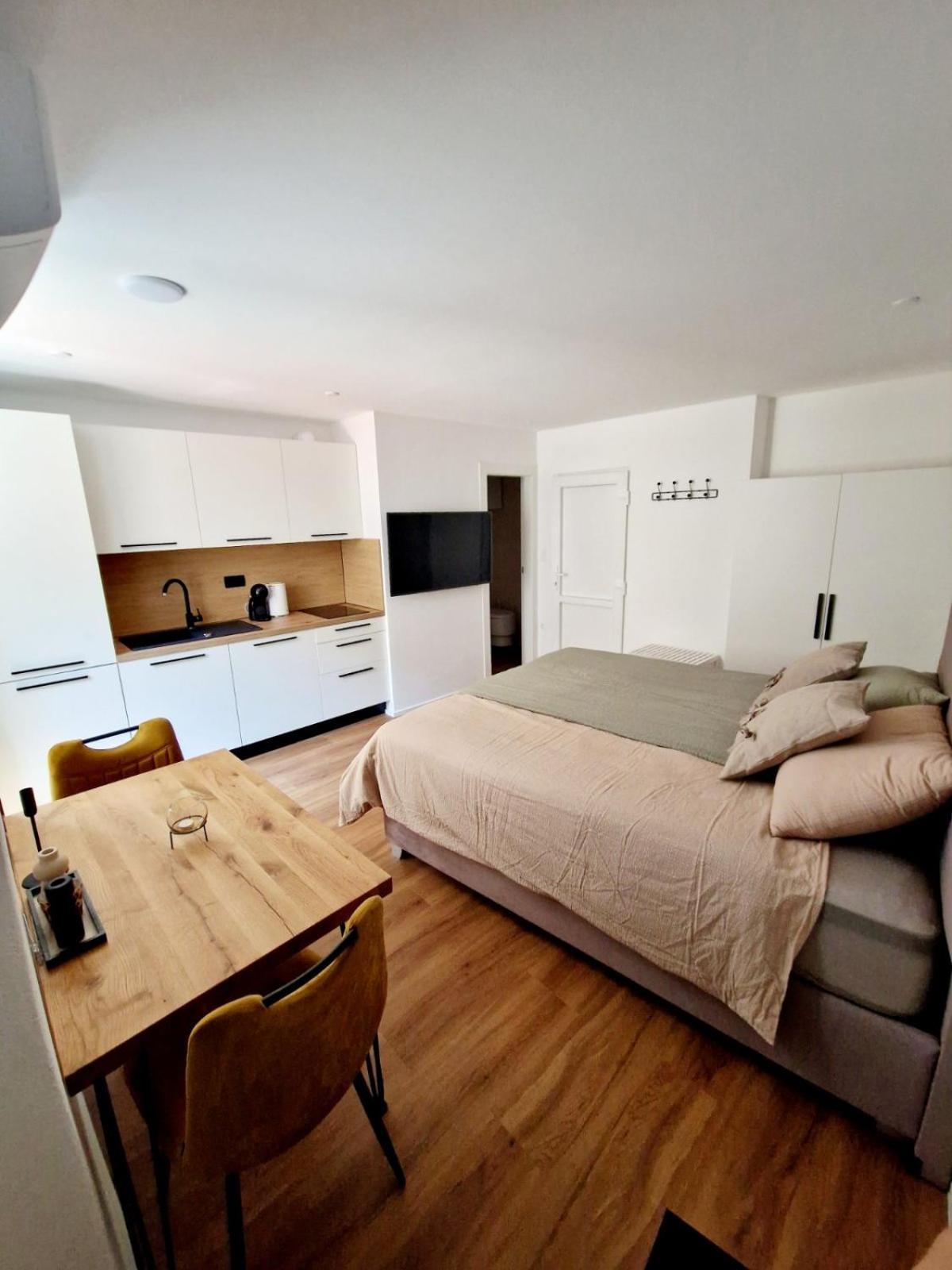 Apartment Pirana